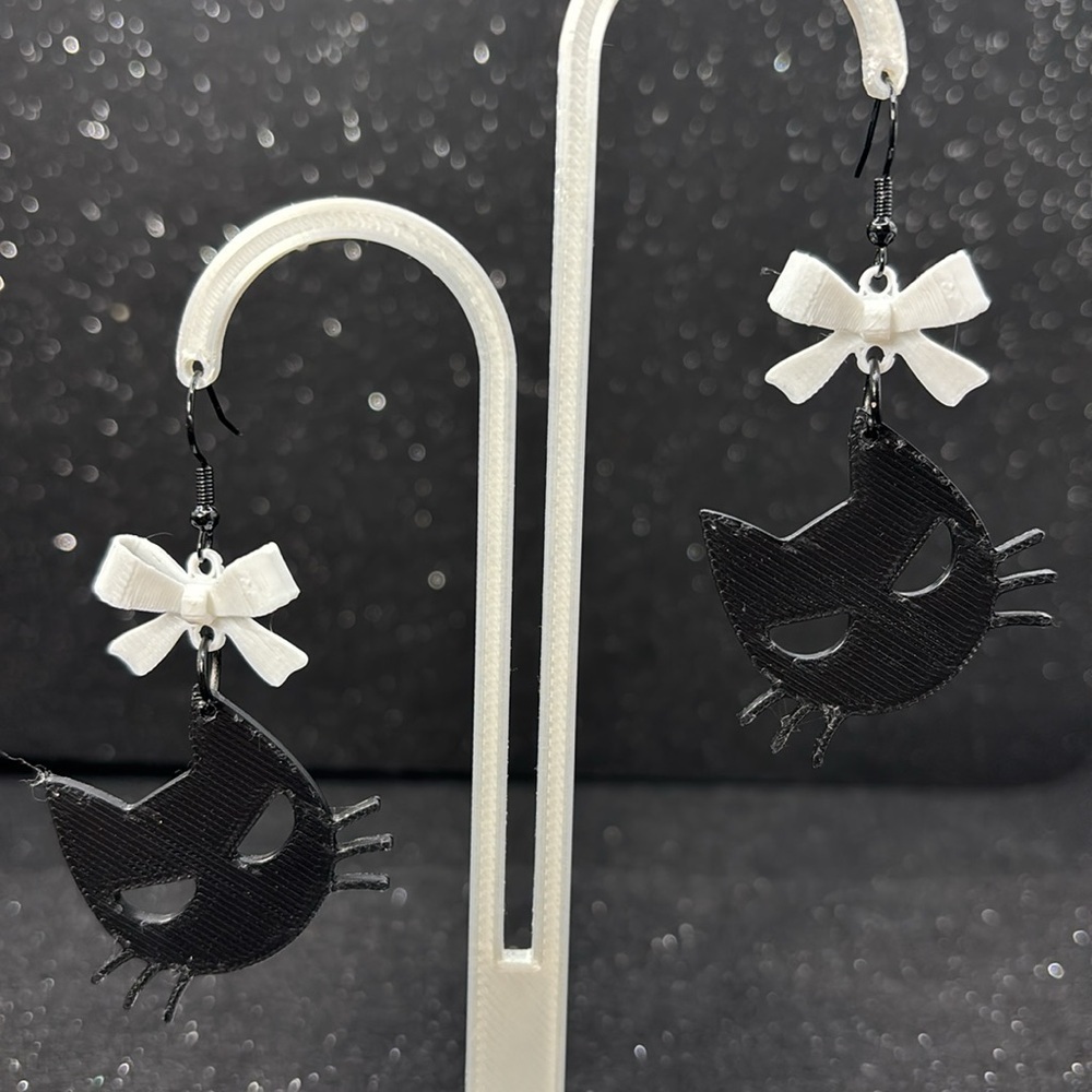 The Spooky Paws Earrings with White Bows - Picture 4 of 4